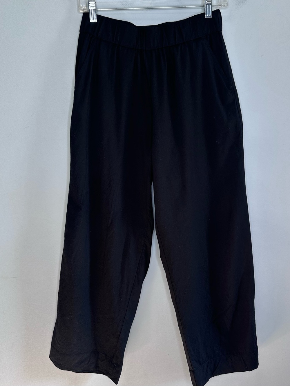 Unbound Merino Women’s Elastic Waist Pull On Pants In Black